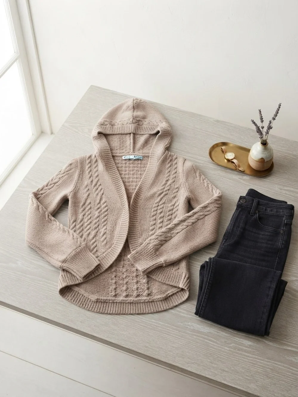 Alice + Olivia soft cable